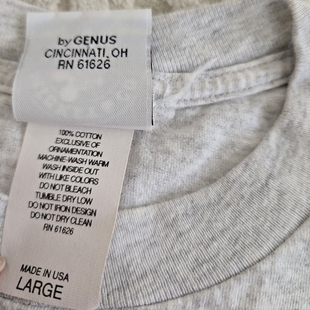 Vintage Y2k Light Gray Disney Mickey & Co. T-Shirt - Picture 5 of 7